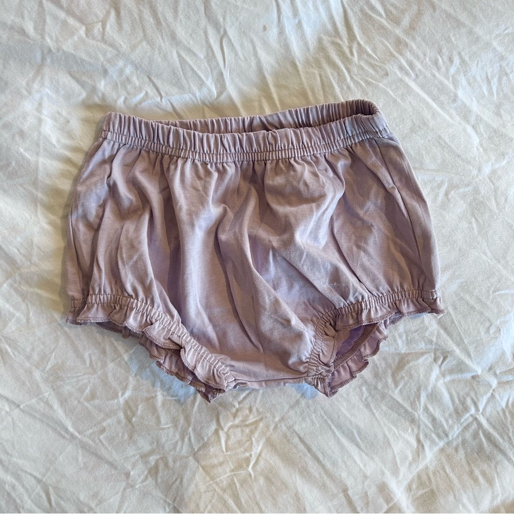 Kid / ruffled shorts 2T